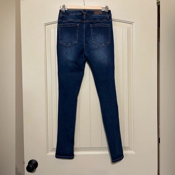 Vanity Distressed Skinny Jeans - Picture 3 of 3